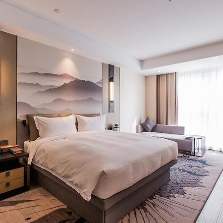 Howard Johnson By Wyndham Life Zhuoyuan Ningbo Exterior photo